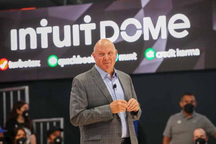 TA：鲍尔默至今仍担任联盟总督委员会审计委员会主席