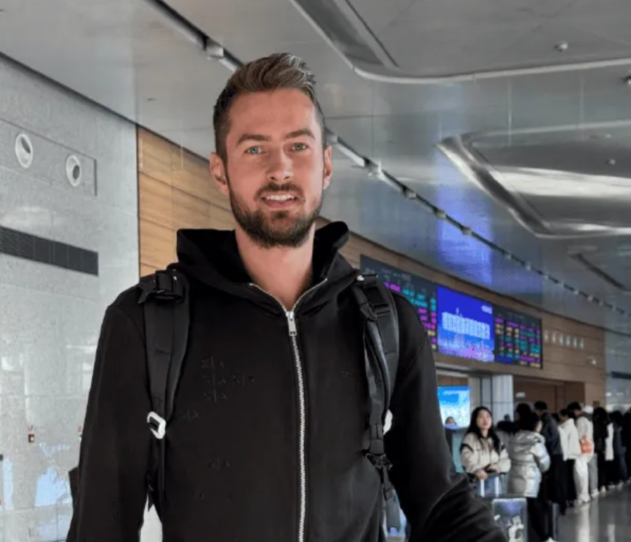 基兹林克打服北控如今加盟！锋卫摇摆人攻守兼备，能否救张庆鹏？