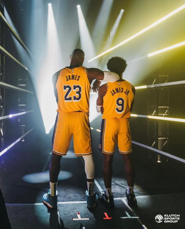 开云kaiyun网页版-布朗尼训练中三分颜射父亲 湖人全队起哄点燃老詹