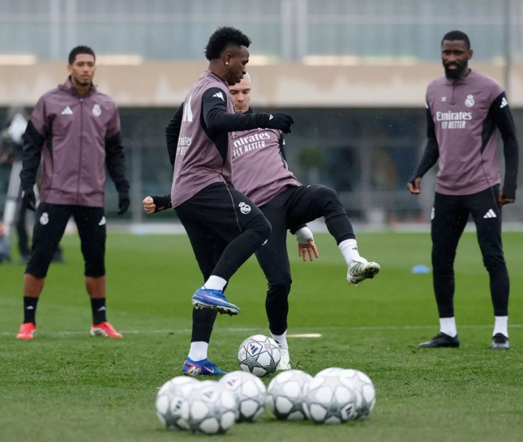 开云kaiyun网页版-官方：吕迪格参加部分合练，姆巴佩和A费完成中等强度个人训练